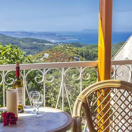 بيت للعطل Aretousa