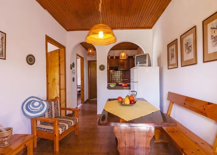 Aretousa Anapaftíria